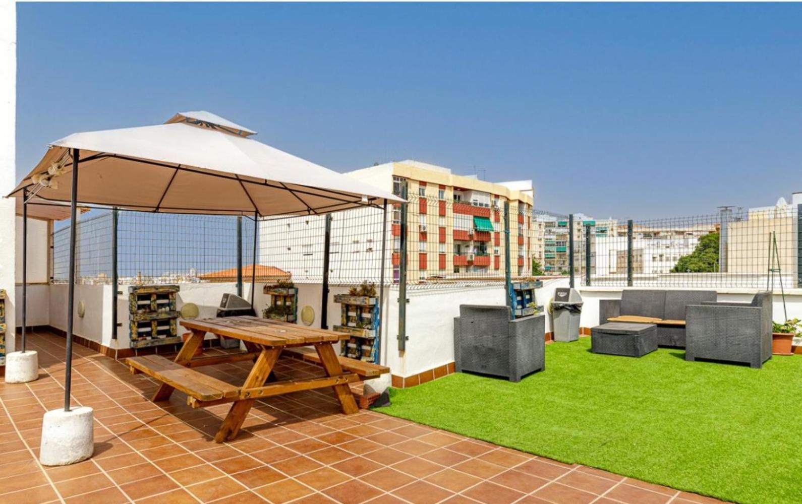Apartamento Centrico La Merced - Free Parking & Free Gym Malaga Exterior photo