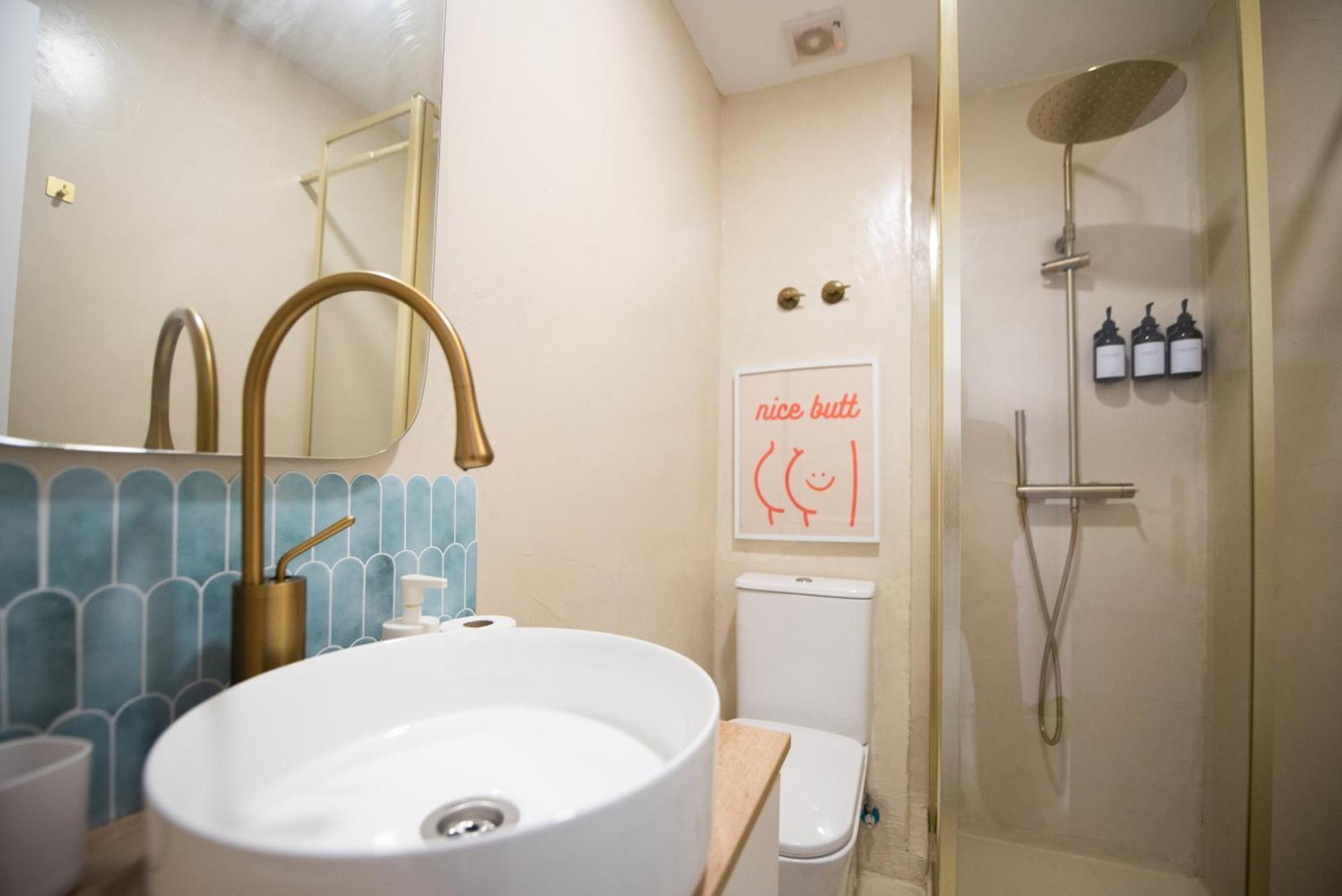 Apartamento Centrico La Merced - Free Parking & Free Gym Malaga Exterior photo