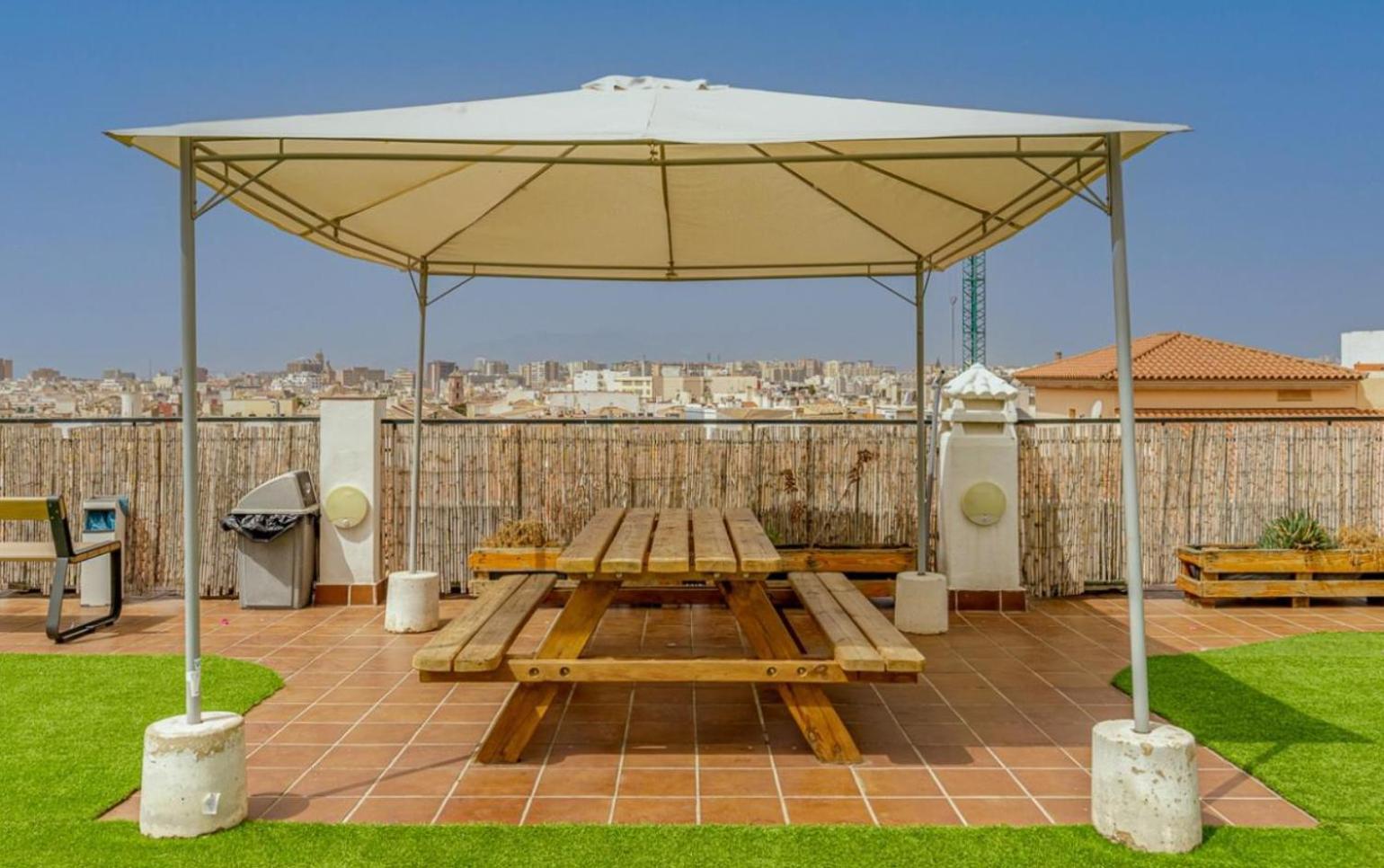 Apartamento Centrico La Merced - Free Parking & Free Gym Malaga Exterior photo